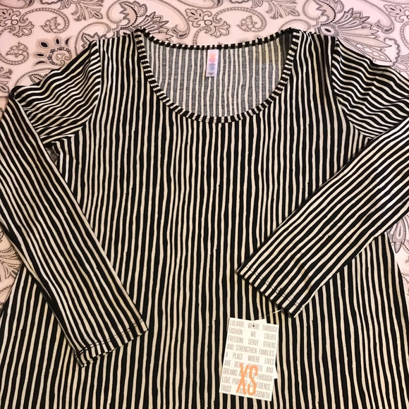 XS LuLaRoe Lynnae - Picture 1 of 3